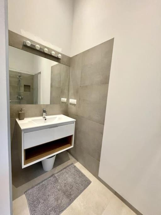 City-Center-Apartment Hip Area, Big & New فيينا المظهر الخارجي الصورة